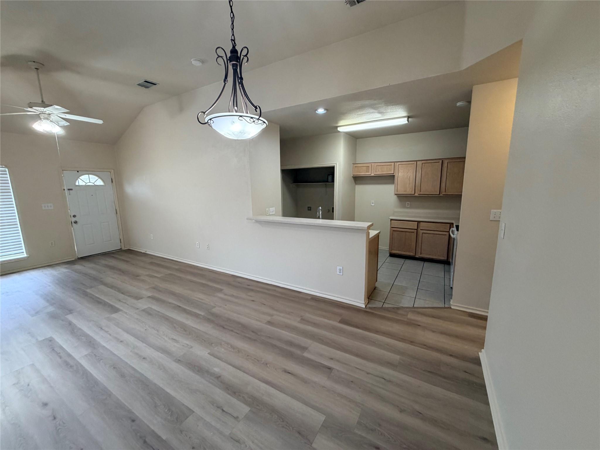 508 Tablerock Cir #b Property Photo 7