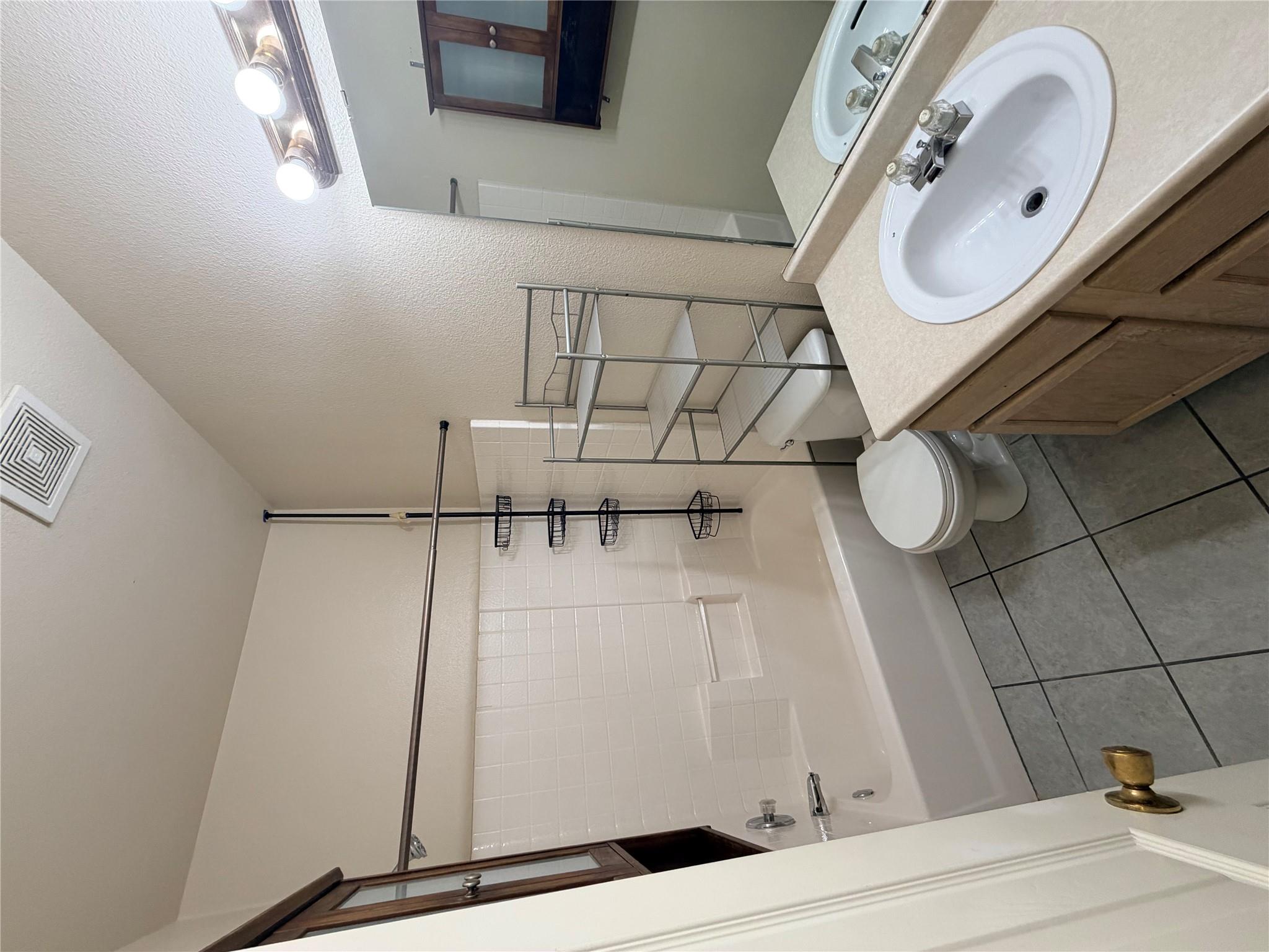 508 Tablerock Cir #b Property Photo 12