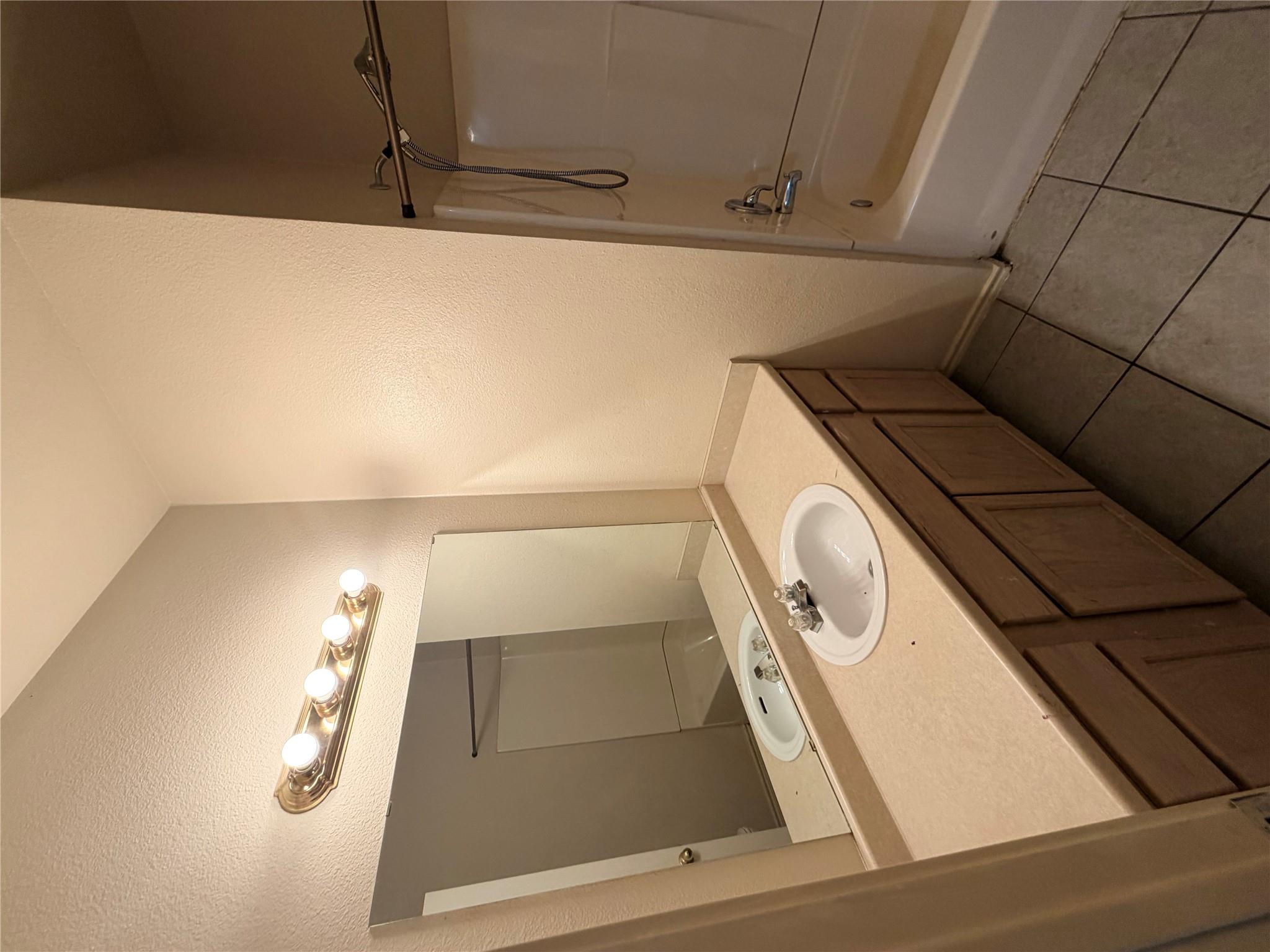 508 Tablerock Cir #b Property Photo 13