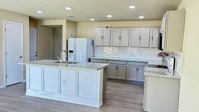 5211 Viewpoint Dr Property Photo 5