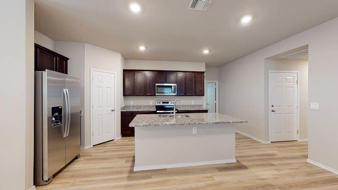 426 Isham Dr Property Photo 4