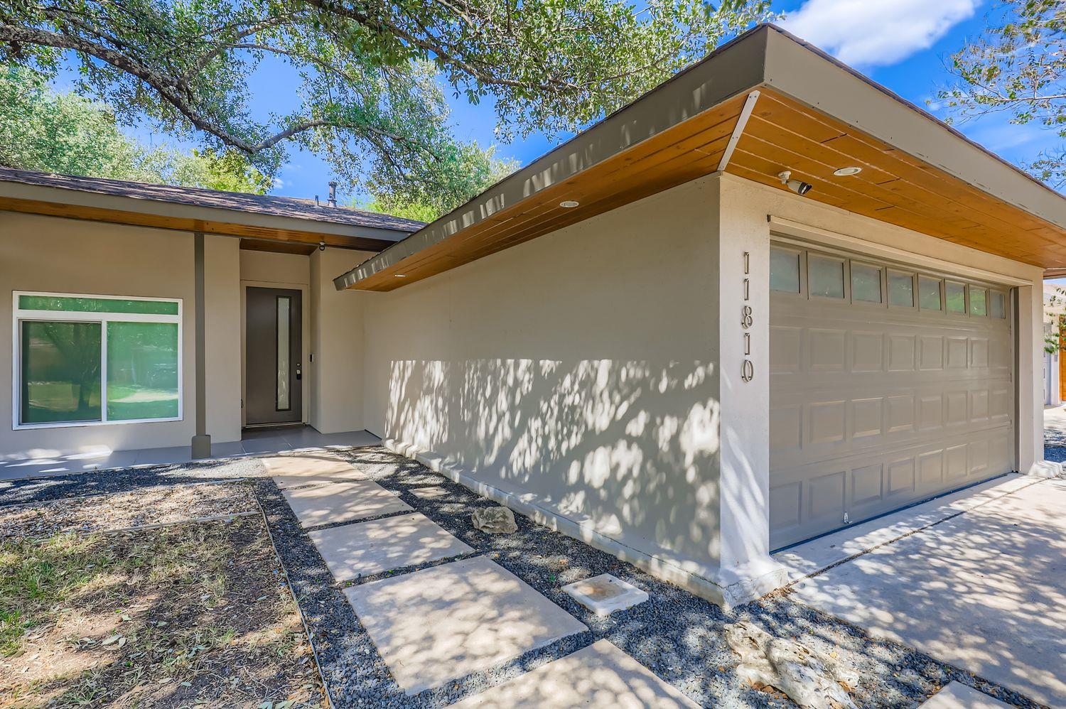 11810 Charing Cross Rd Property Photo 3