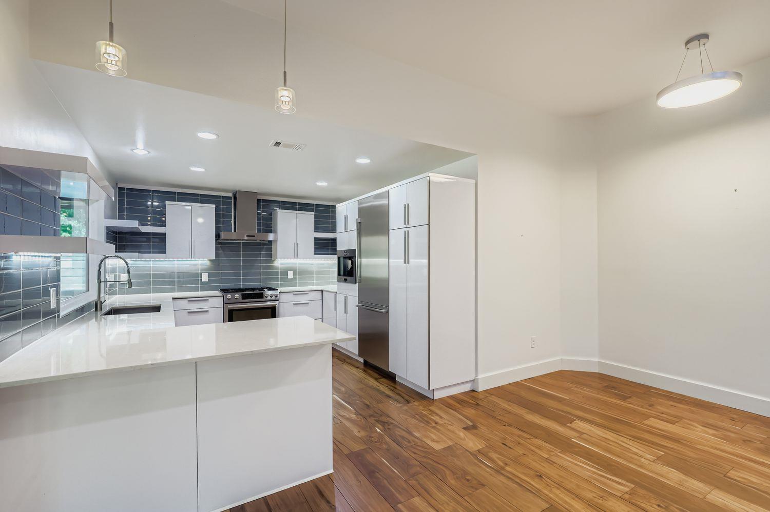 11810 Charing Cross Rd Property Photo 5