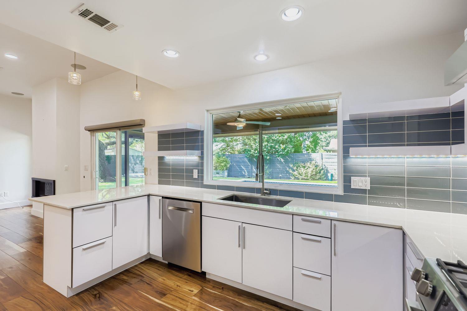 11810 Charing Cross Rd Property Photo 10