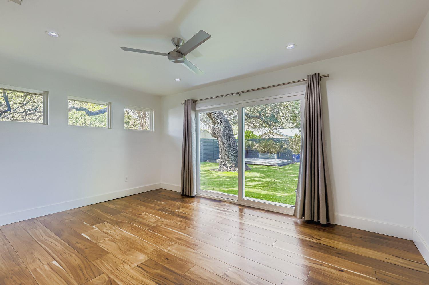 11810 Charing Cross Rd Property Photo 12