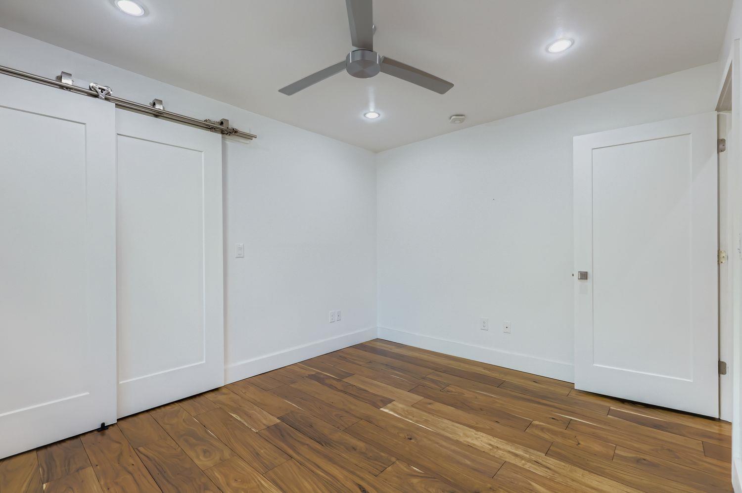 11810 Charing Cross Rd Property Photo 18