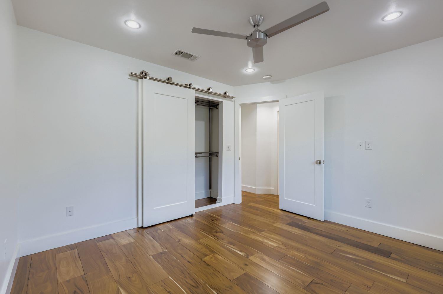 11810 Charing Cross Rd Property Photo 21