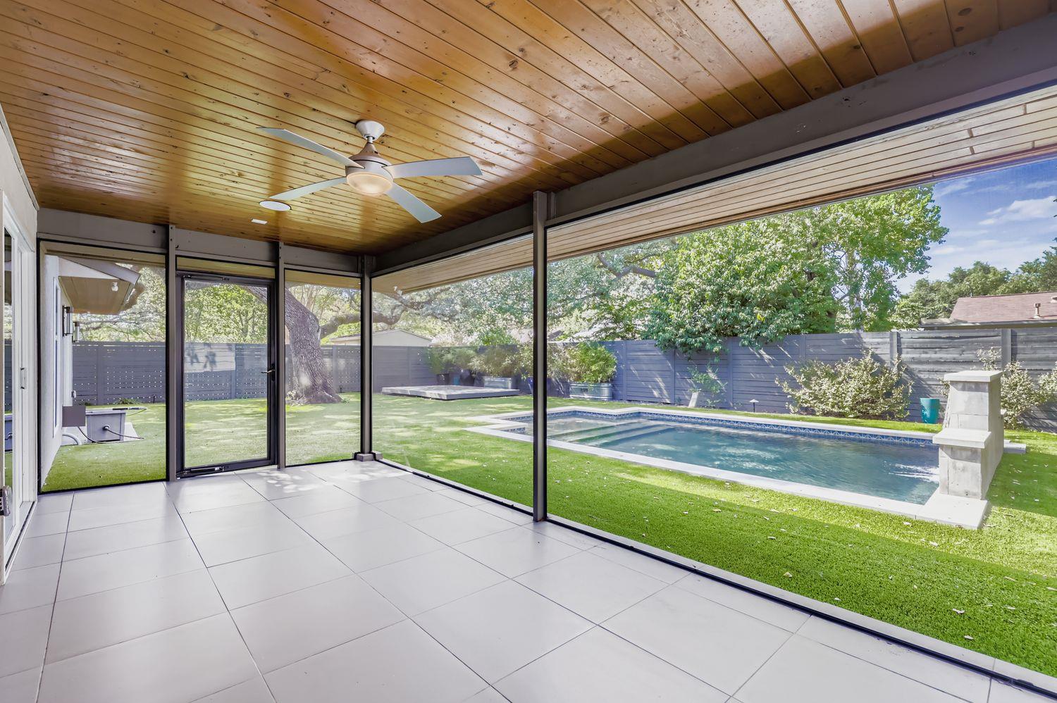 11810 Charing Cross Rd Property Photo 25