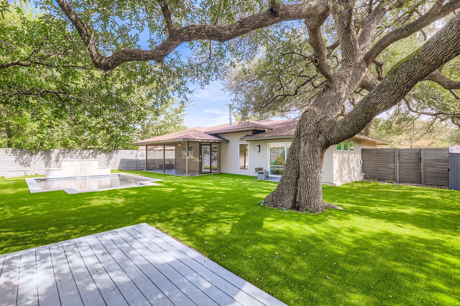 11810 Charing Cross Rd Property Photo 26