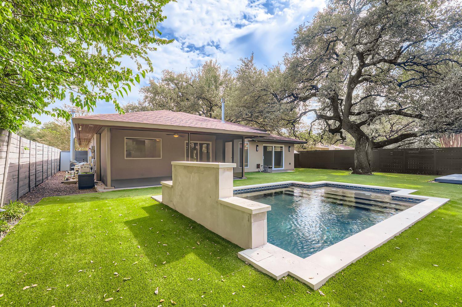 11810 Charing Cross Rd Property Photo 27