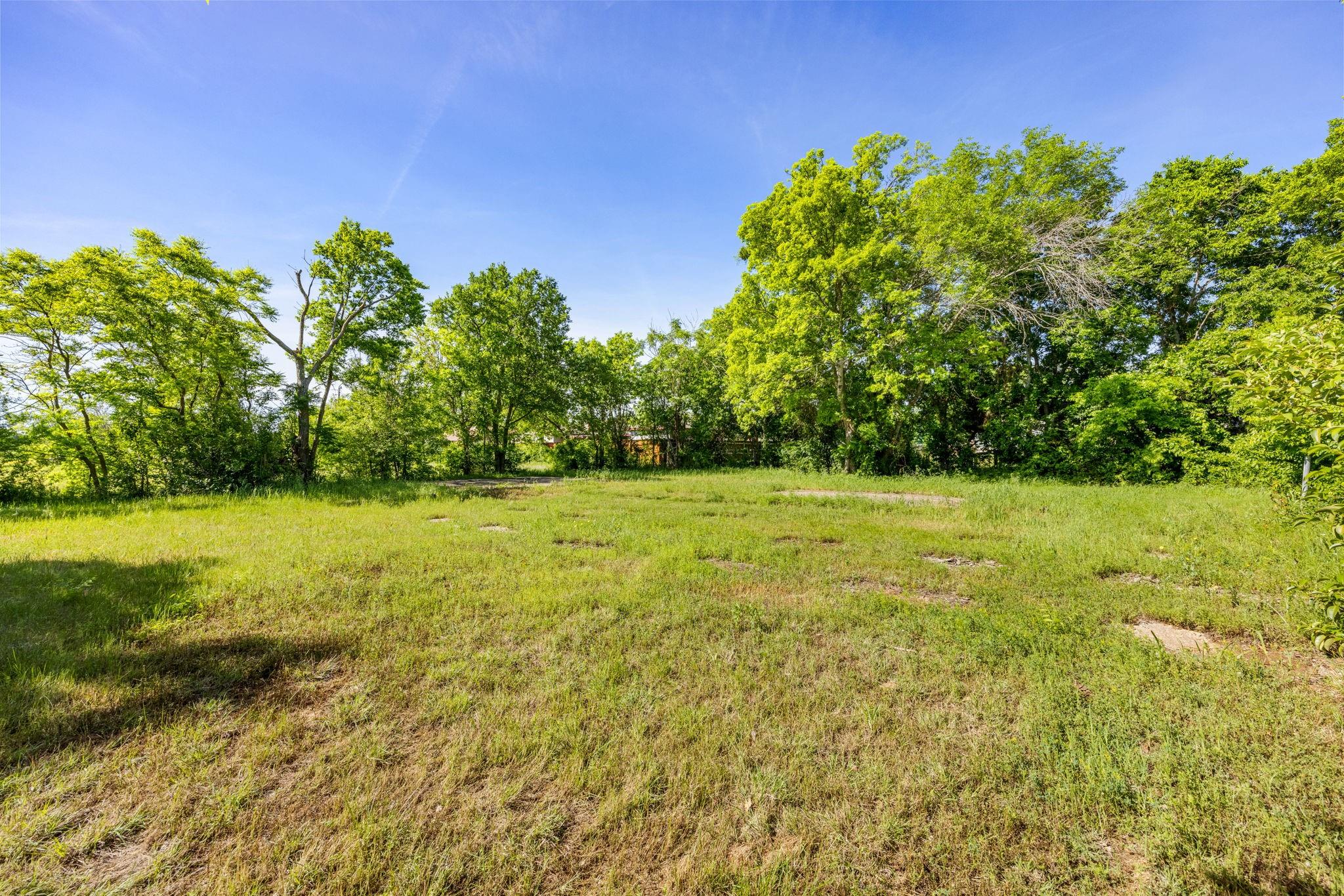 2703 Poplar Ln Property Photo 6