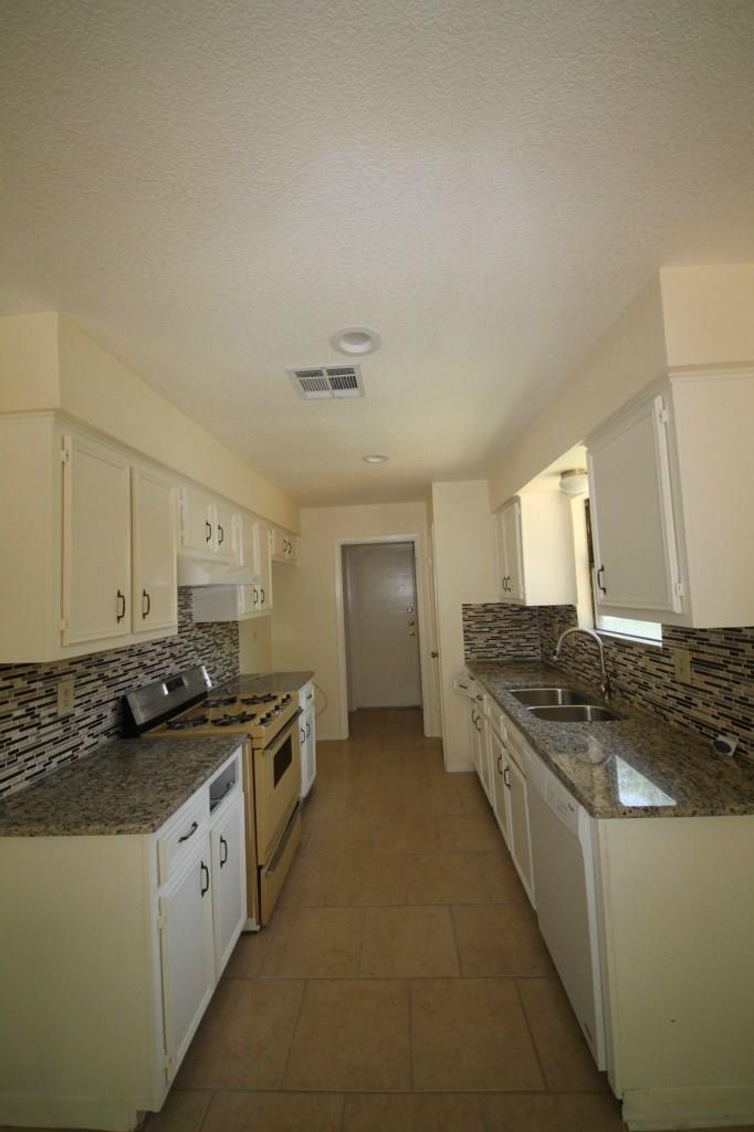 12708 Lamppost Ln Property Photo 5