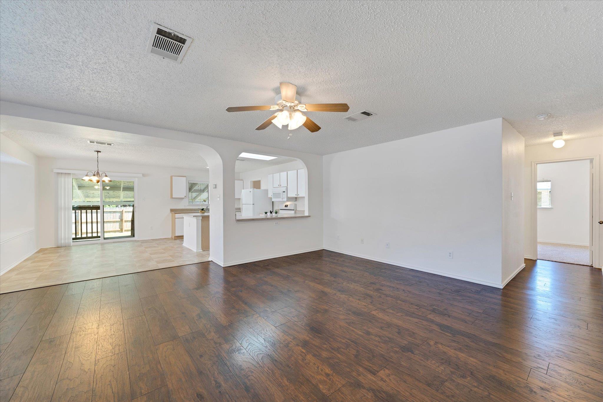 3602 Meadow Park Dr Property Photo 2