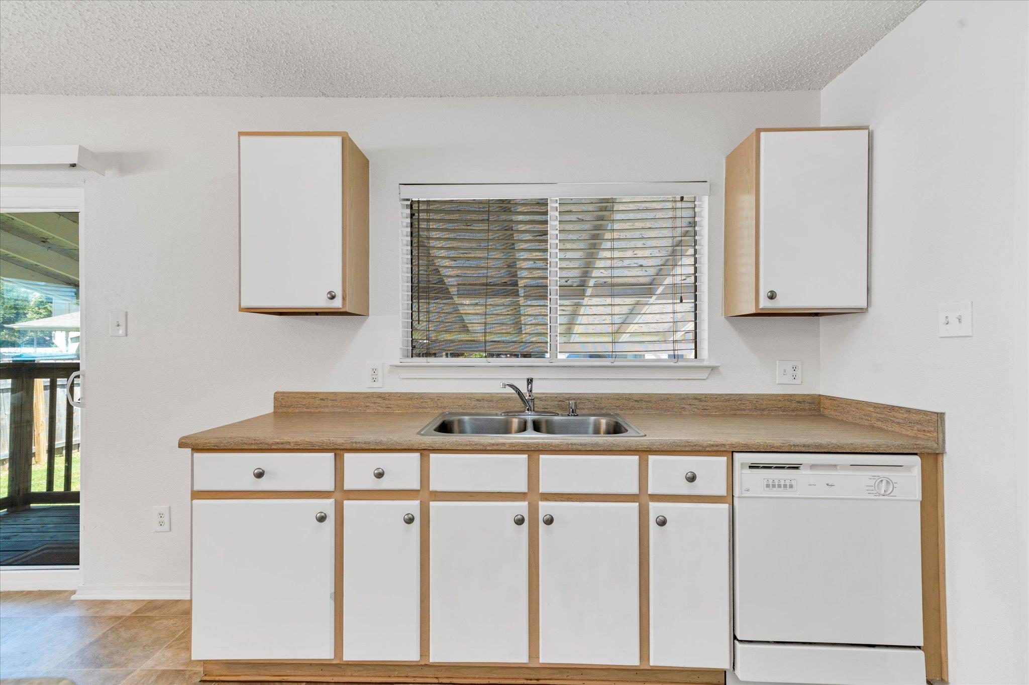3602 Meadow Park Dr Property Photo 9
