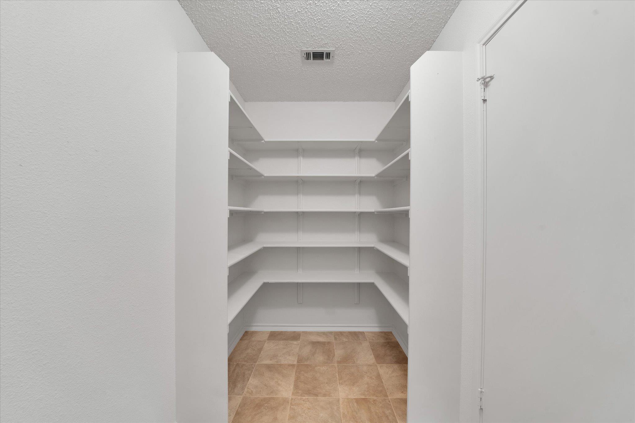 3602 Meadow Park Dr Property Photo 13