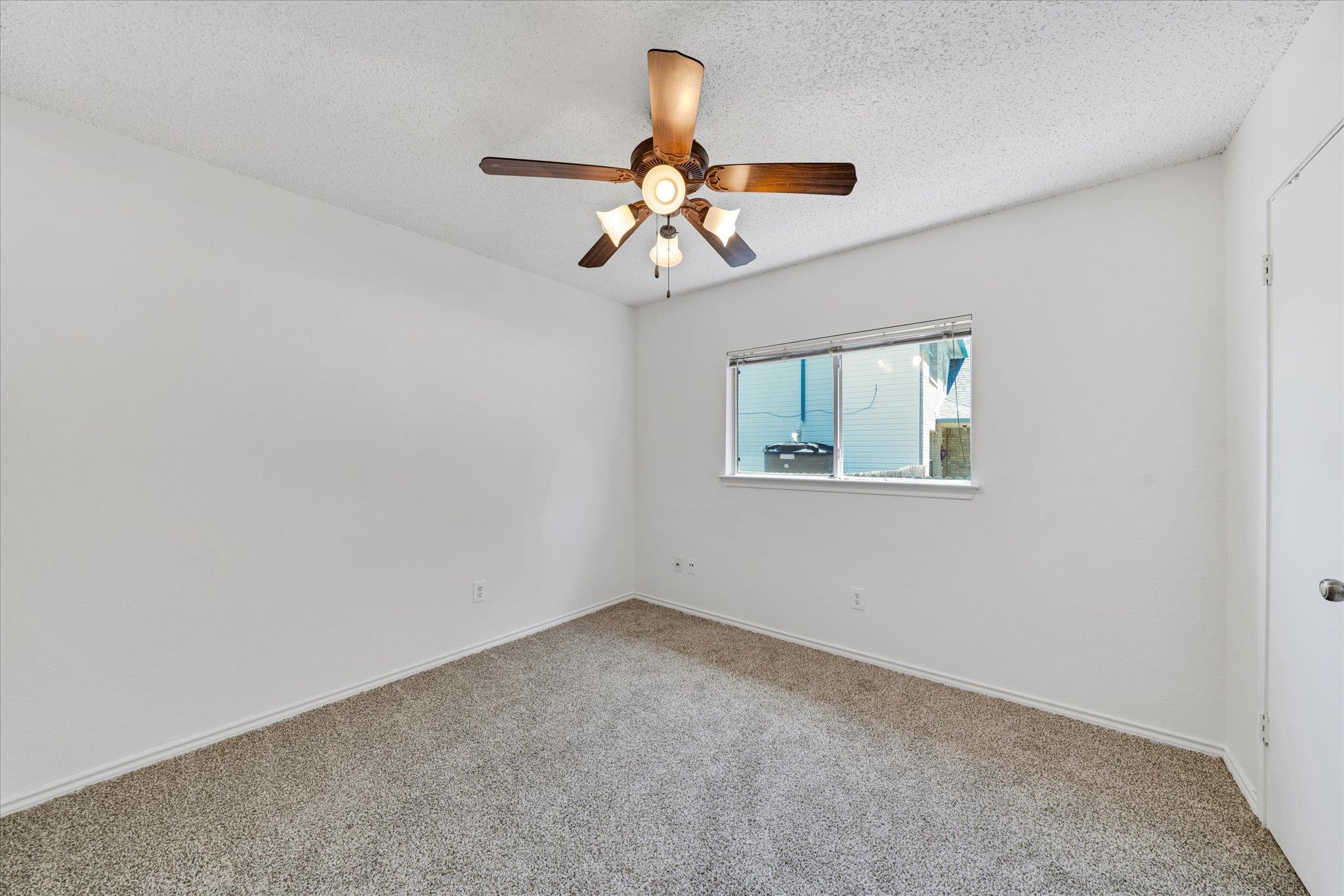 3602 Meadow Park Dr Property Photo 16
