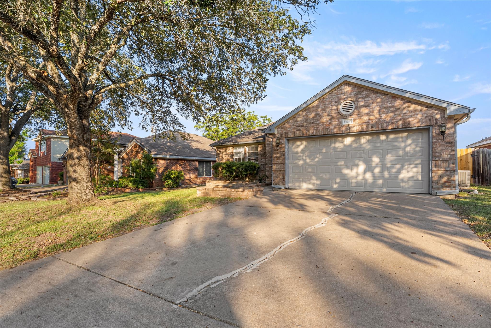 13216 Bennington Ln Property Photo 1