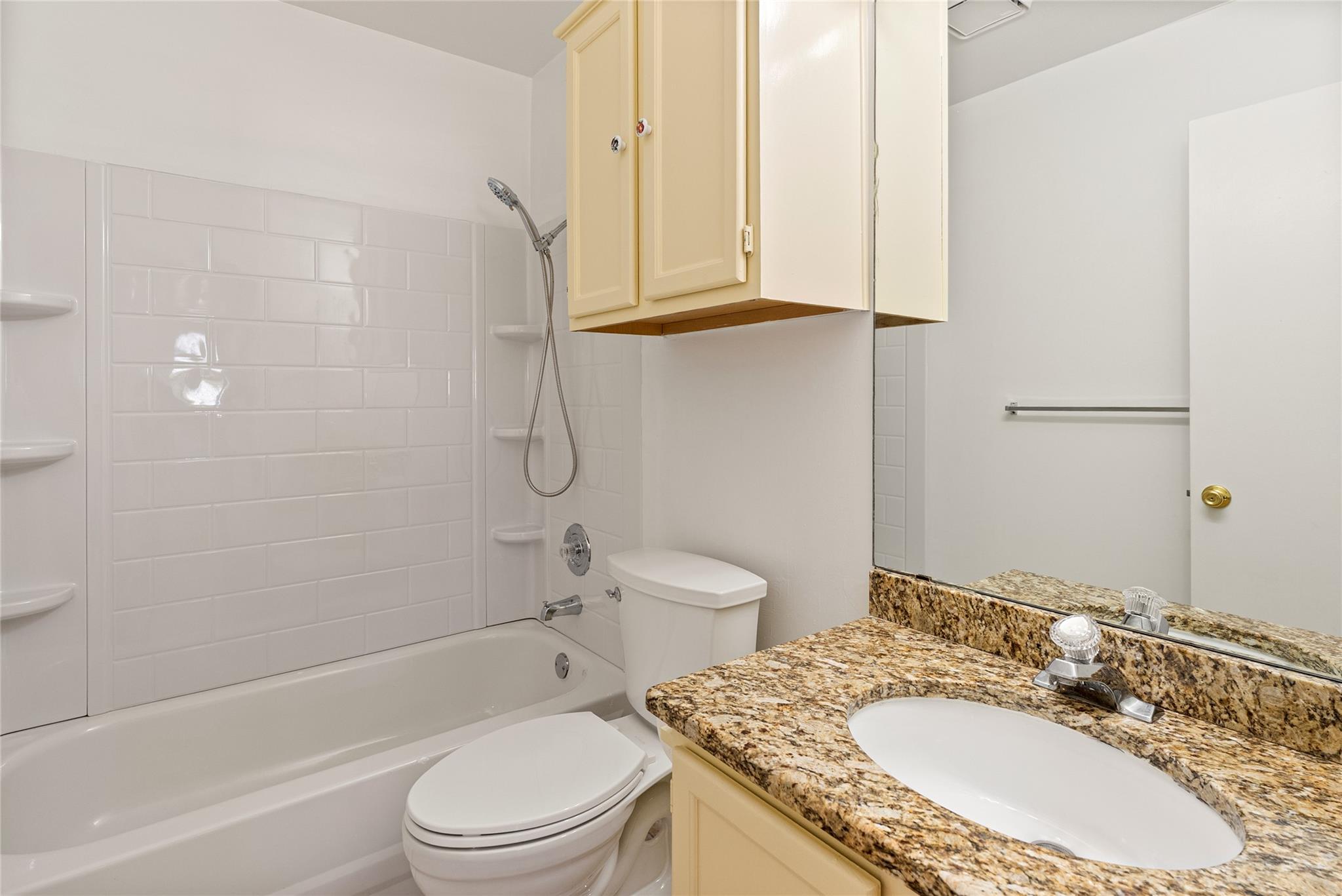 13216 Bennington Ln Property Photo 5