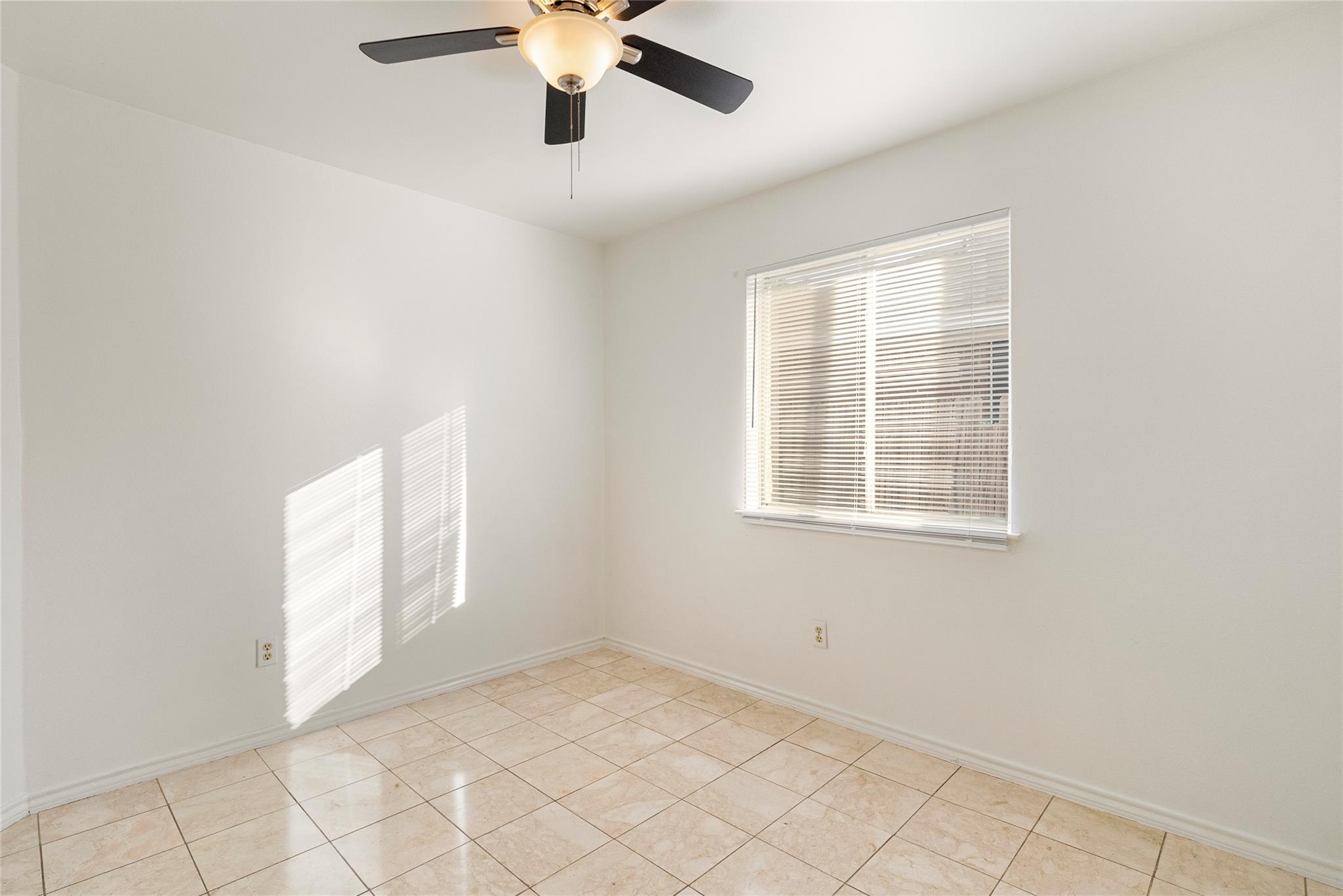 13216 Bennington Ln Property Photo 9