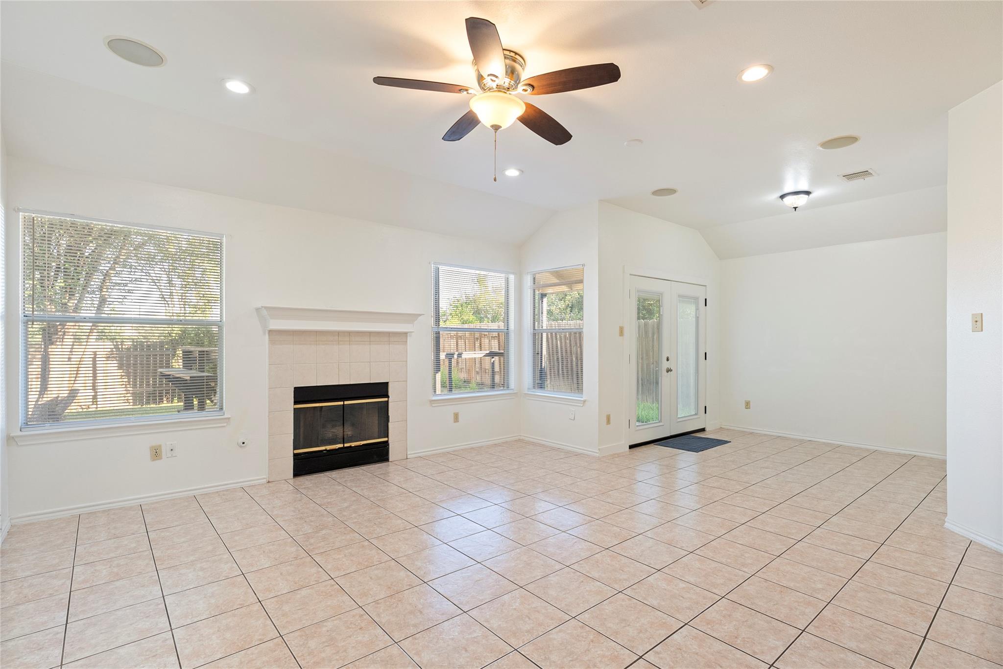 13216 Bennington Ln Property Photo 11
