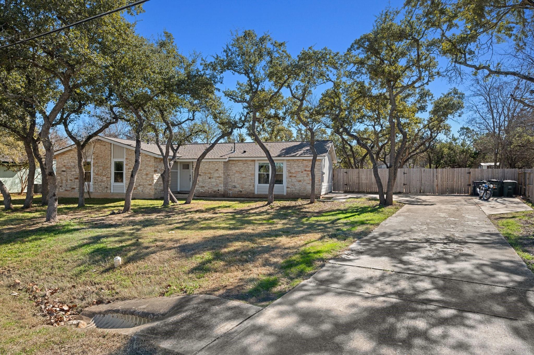 712 Ruby Isle Dr Property Photo 3