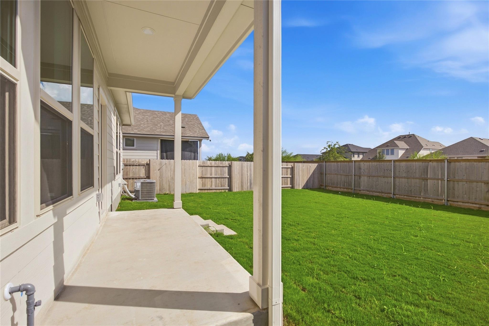 25617 Flora Bella Ln Property Photo 6