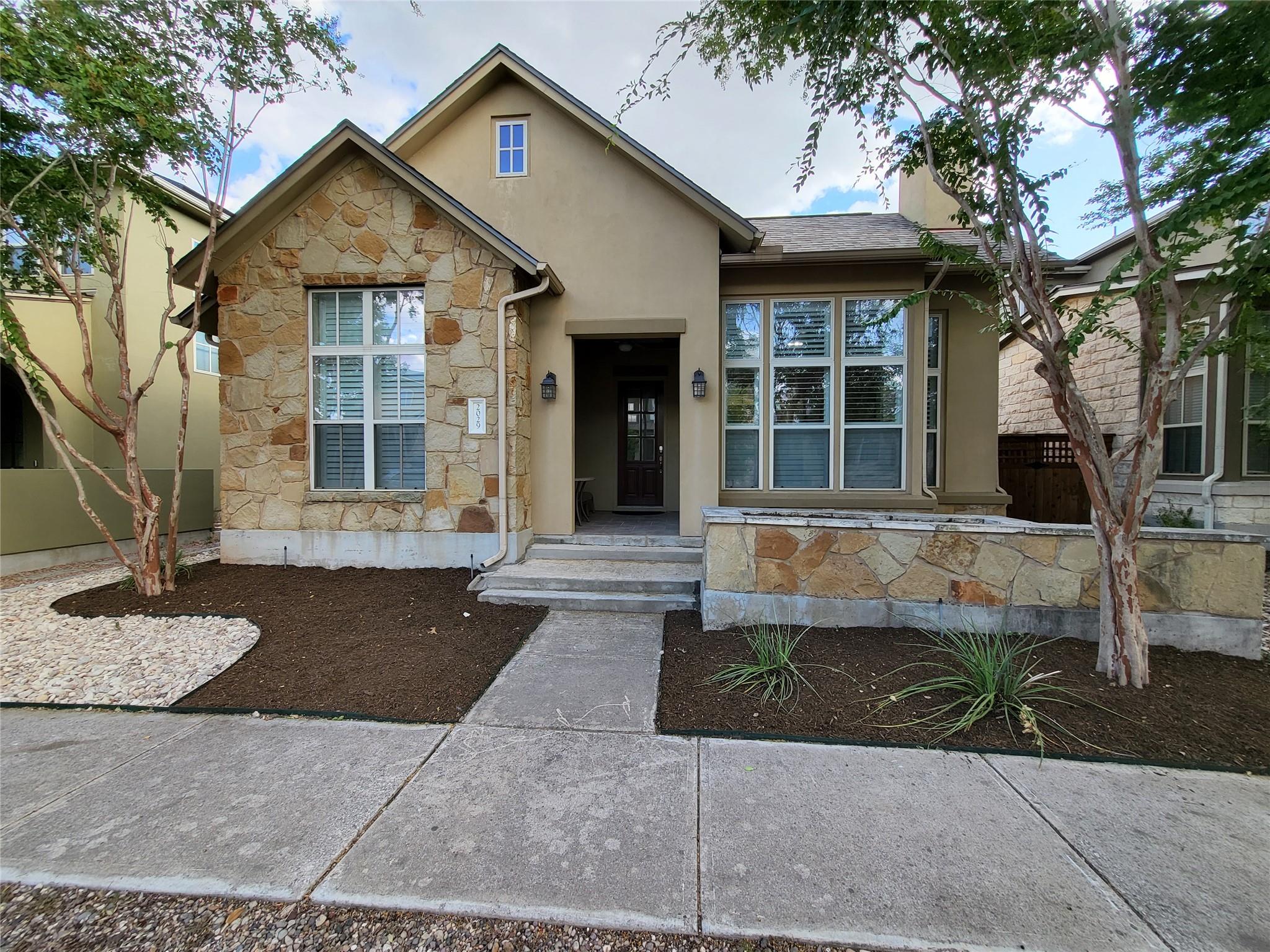 2029 Emma Long St Property Photo