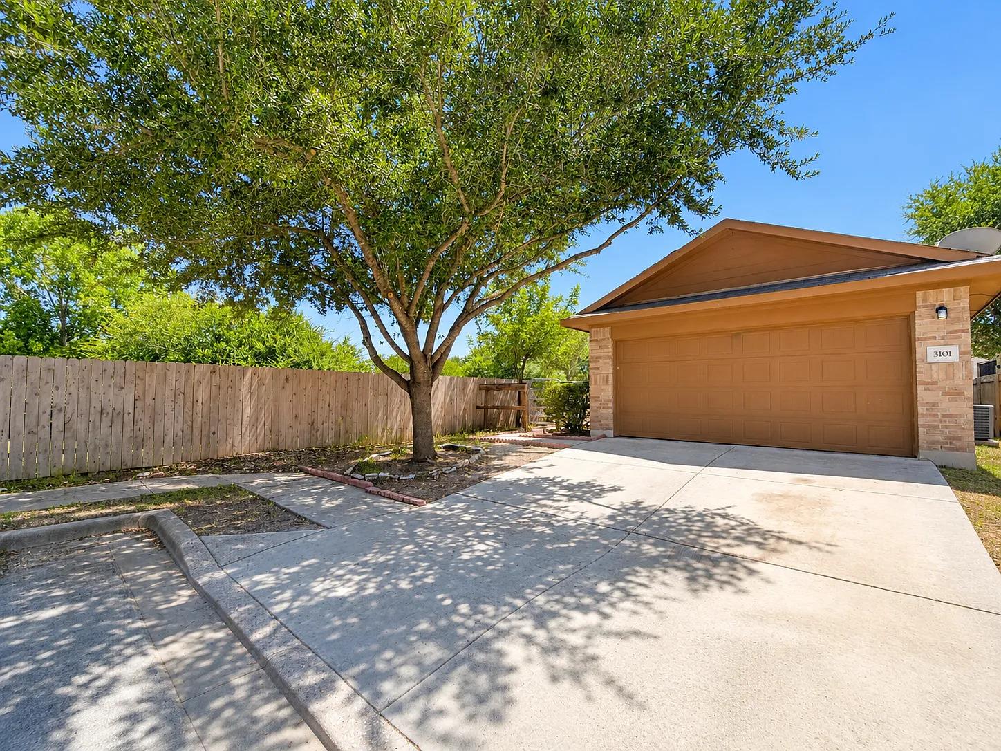3101 Barksdale Dr Property Photo 1