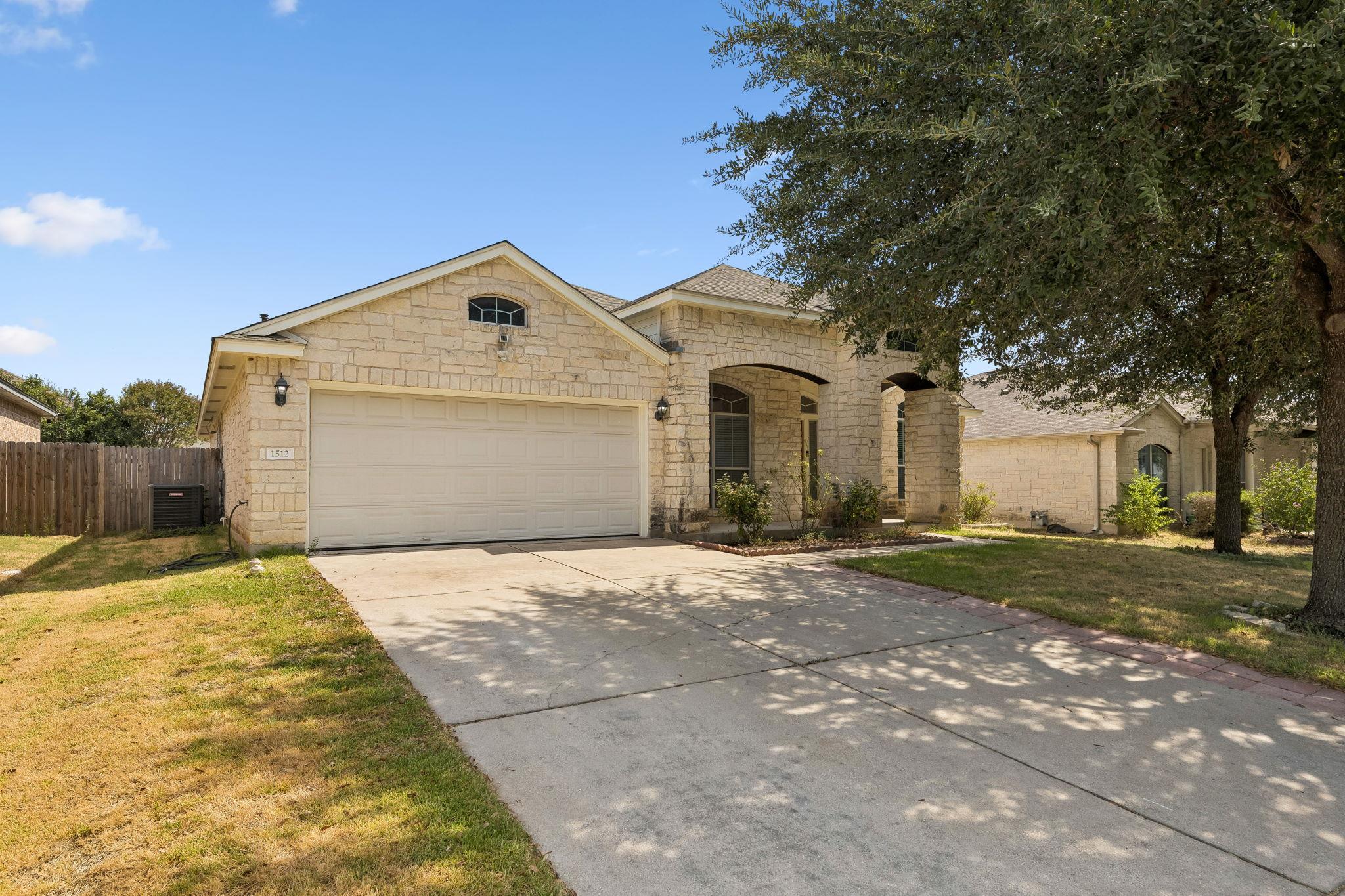 1512 Sweet Leaf Ln Property Photo 2