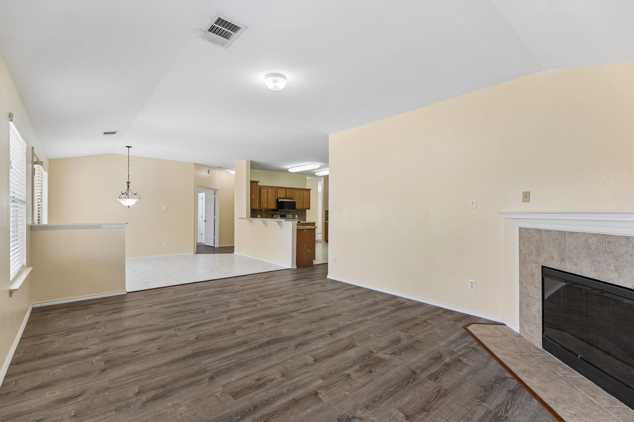 1512 Sweet Leaf Ln Property Photo 9