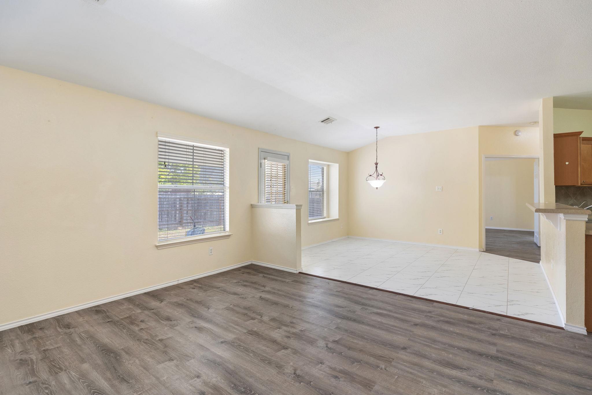 1512 Sweet Leaf Ln Property Photo 12