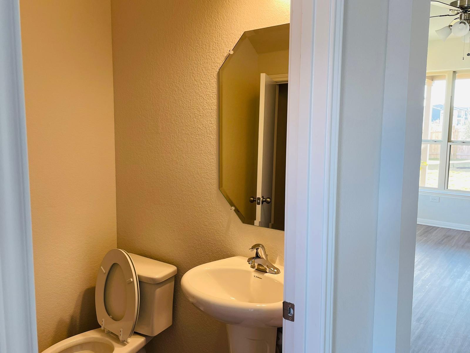 701 Falkland Trce Property Photo 3
