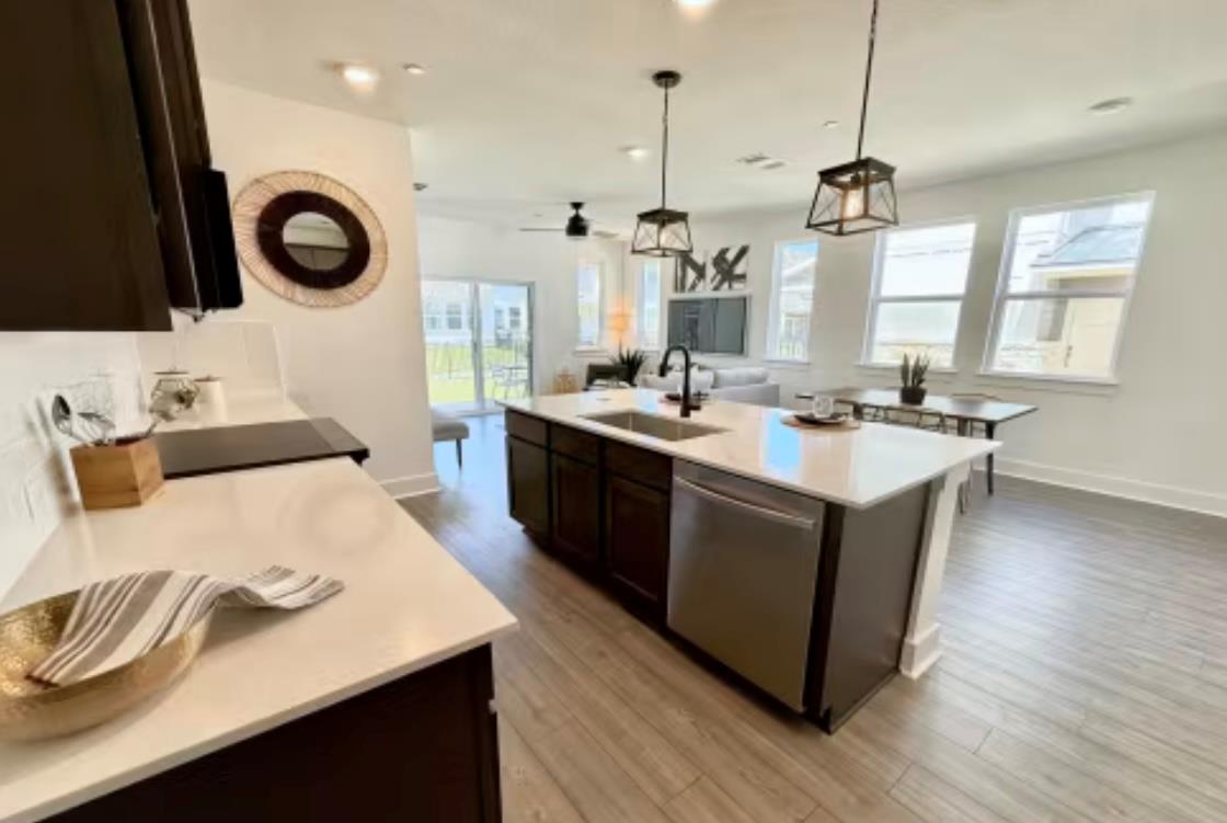 2026 Cora Ivy Ln Property Photo 4