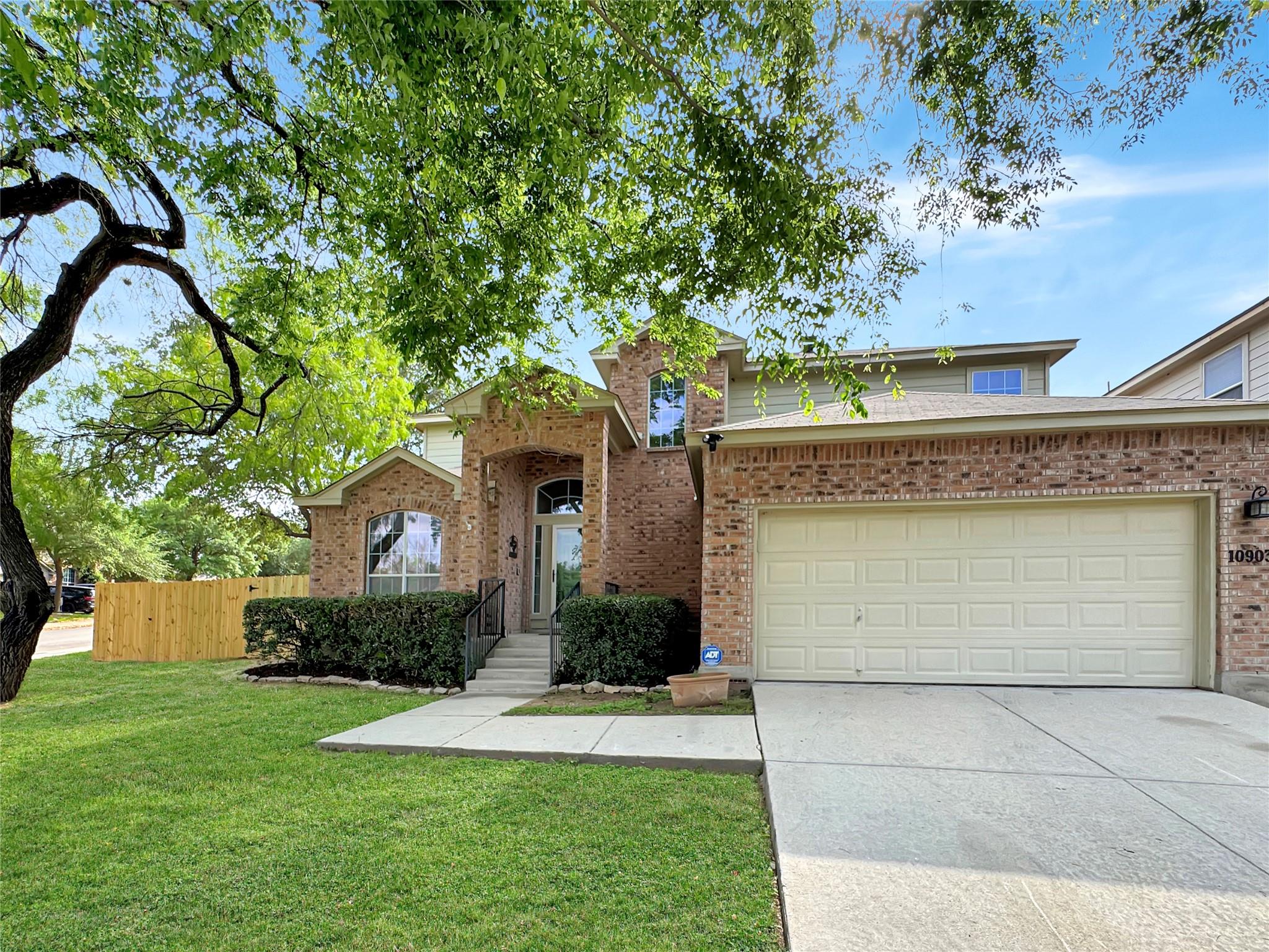 10903 Winecup Field Fld Property Photo 1
