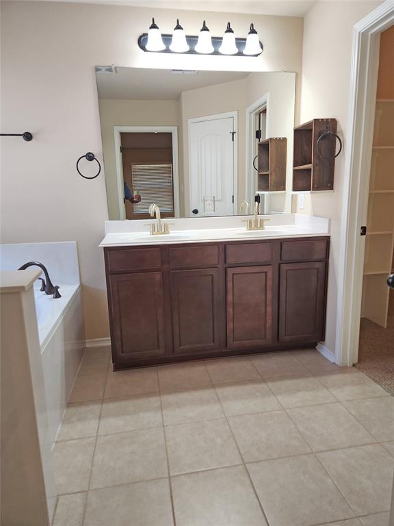 2012 Christoff Loop Property Photo 14