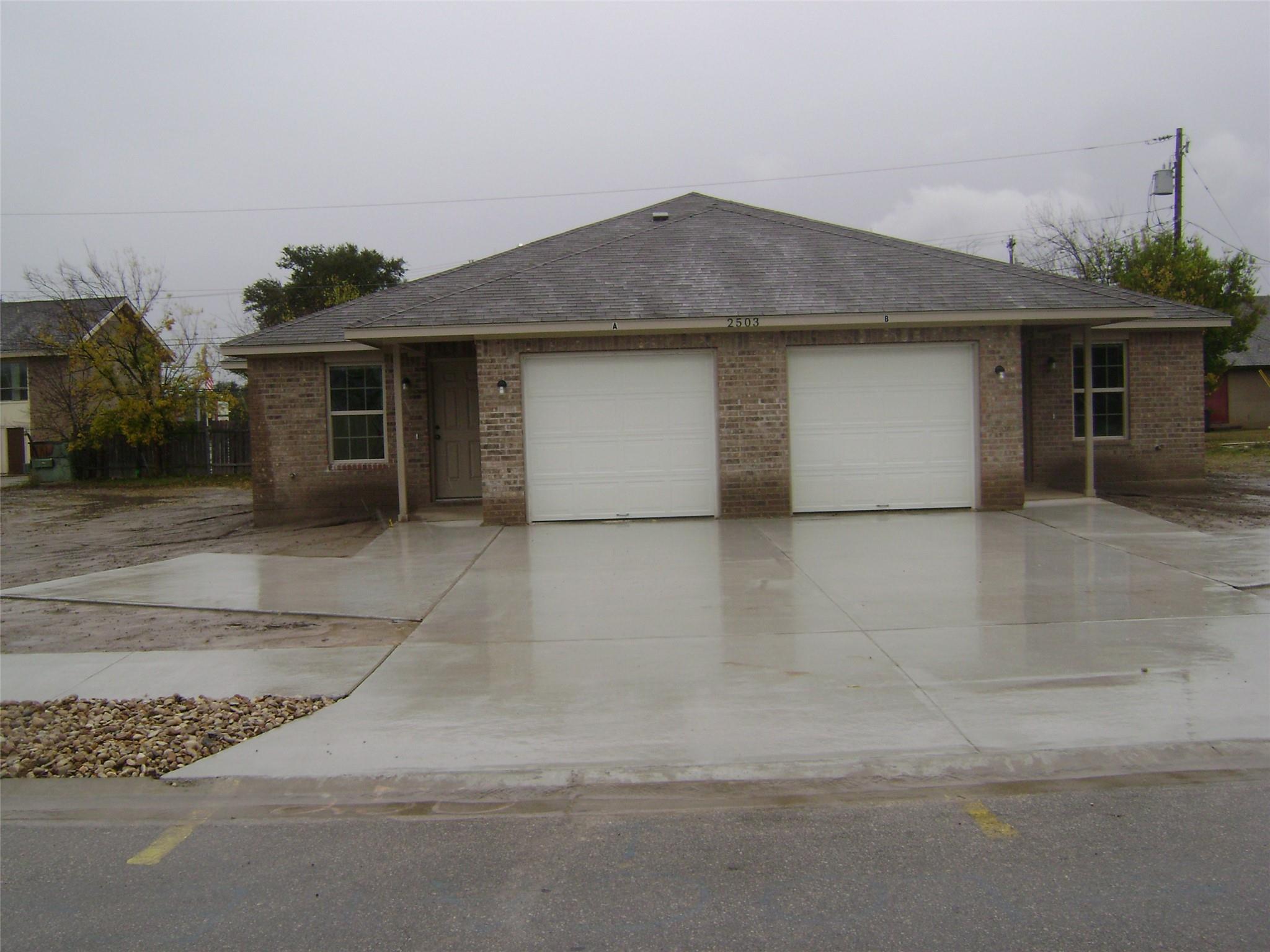 2505 S Oak Ln #a Property Photo 1