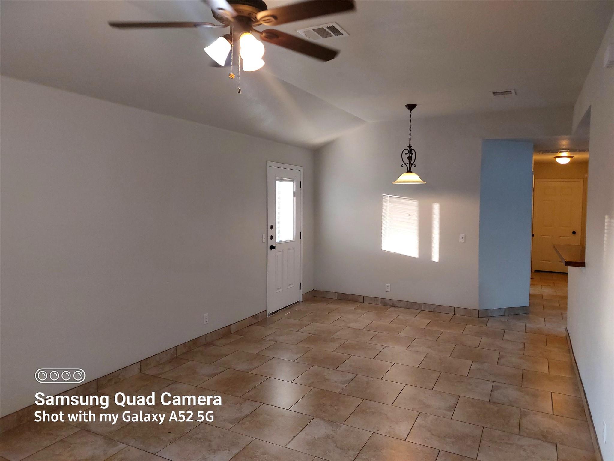 2505 S Oak Ln #a Property Photo 3