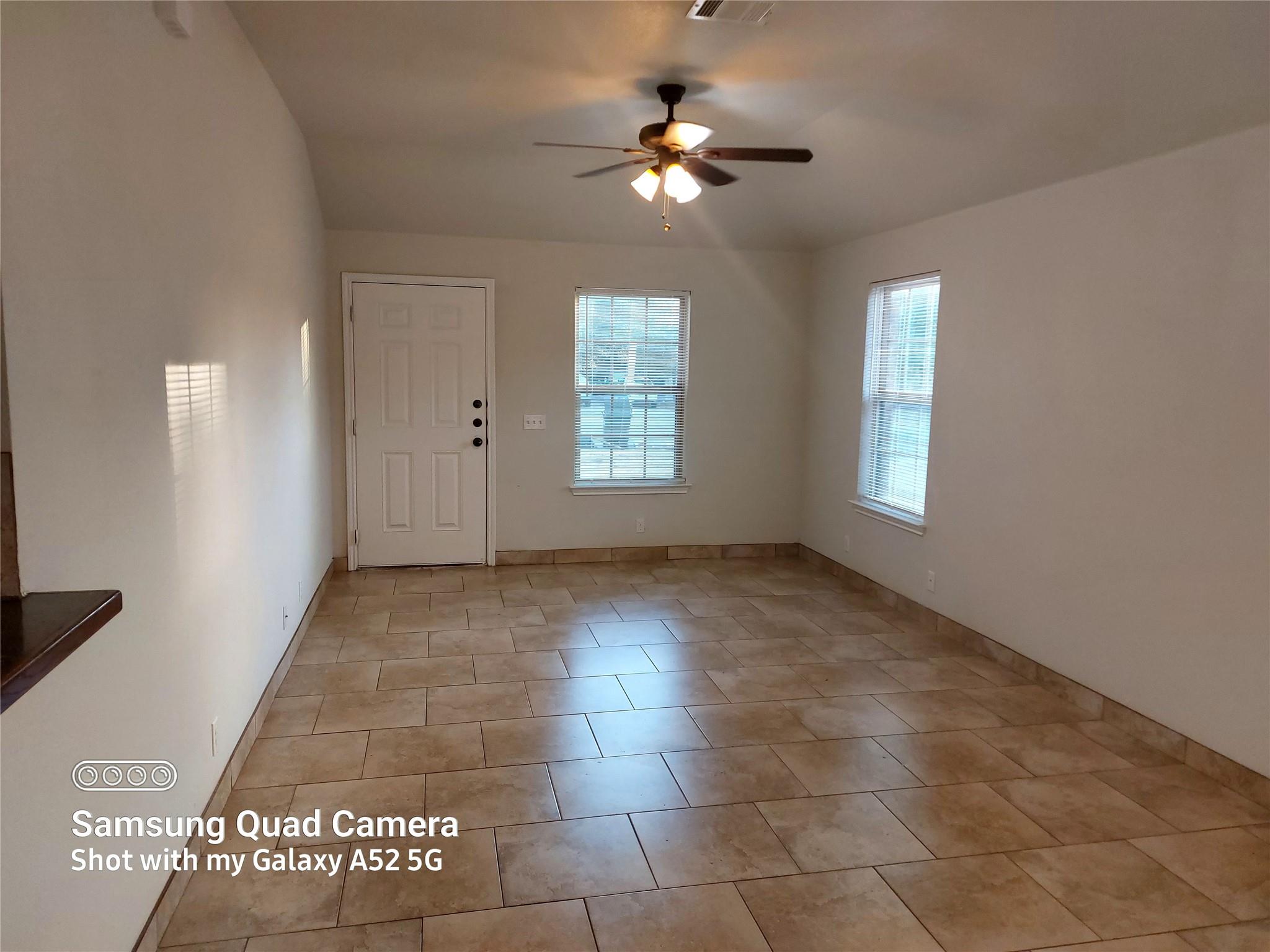 2505 S Oak Ln #a Property Photo 5