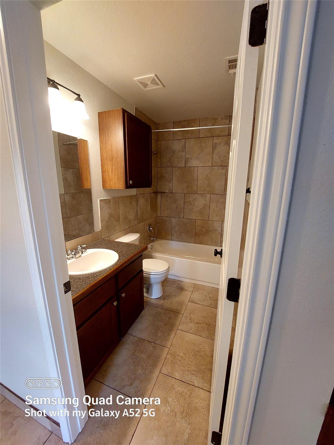 2505 S Oak Ln #a Property Photo 6