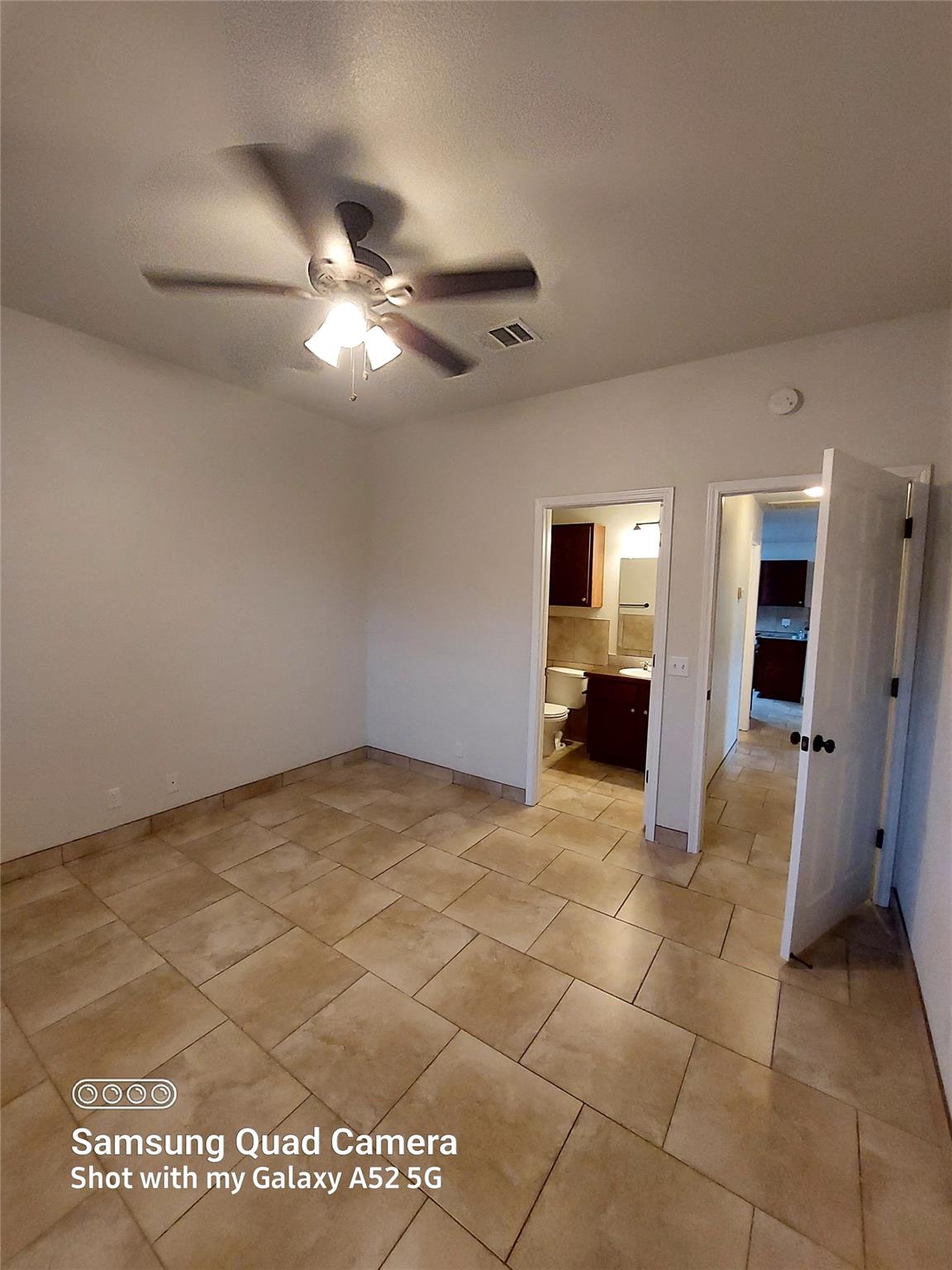2505 S Oak Ln #a Property Photo 10