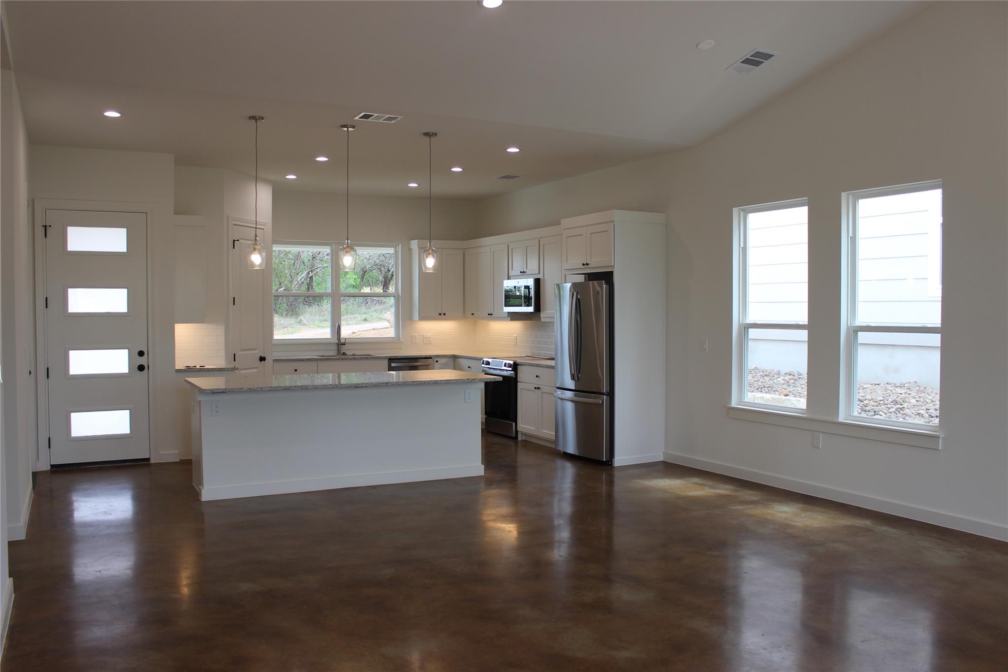 830 Oak Ln Property Photo 1
