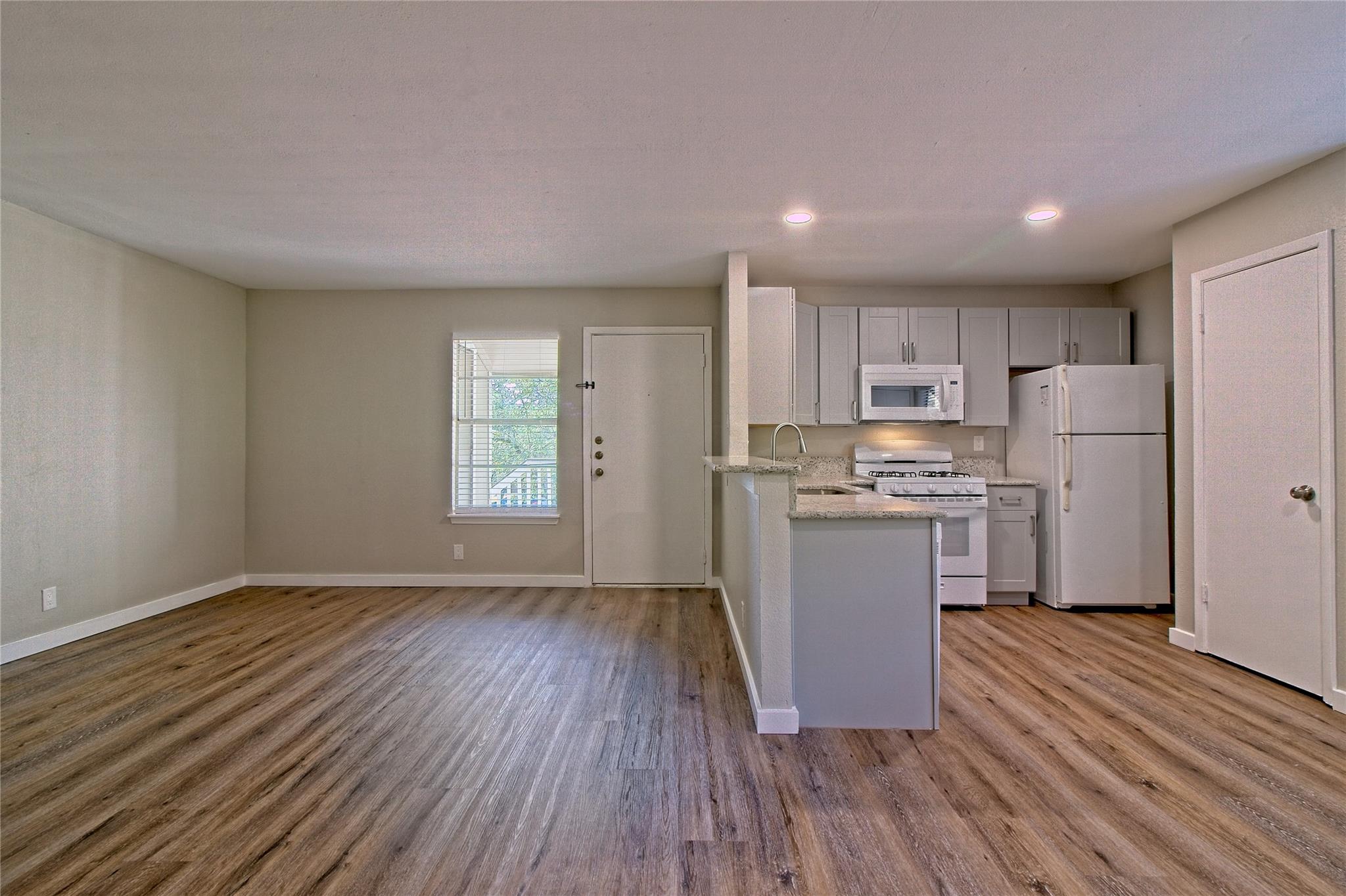 401 Hedgewood Dr #c Property Photo 1