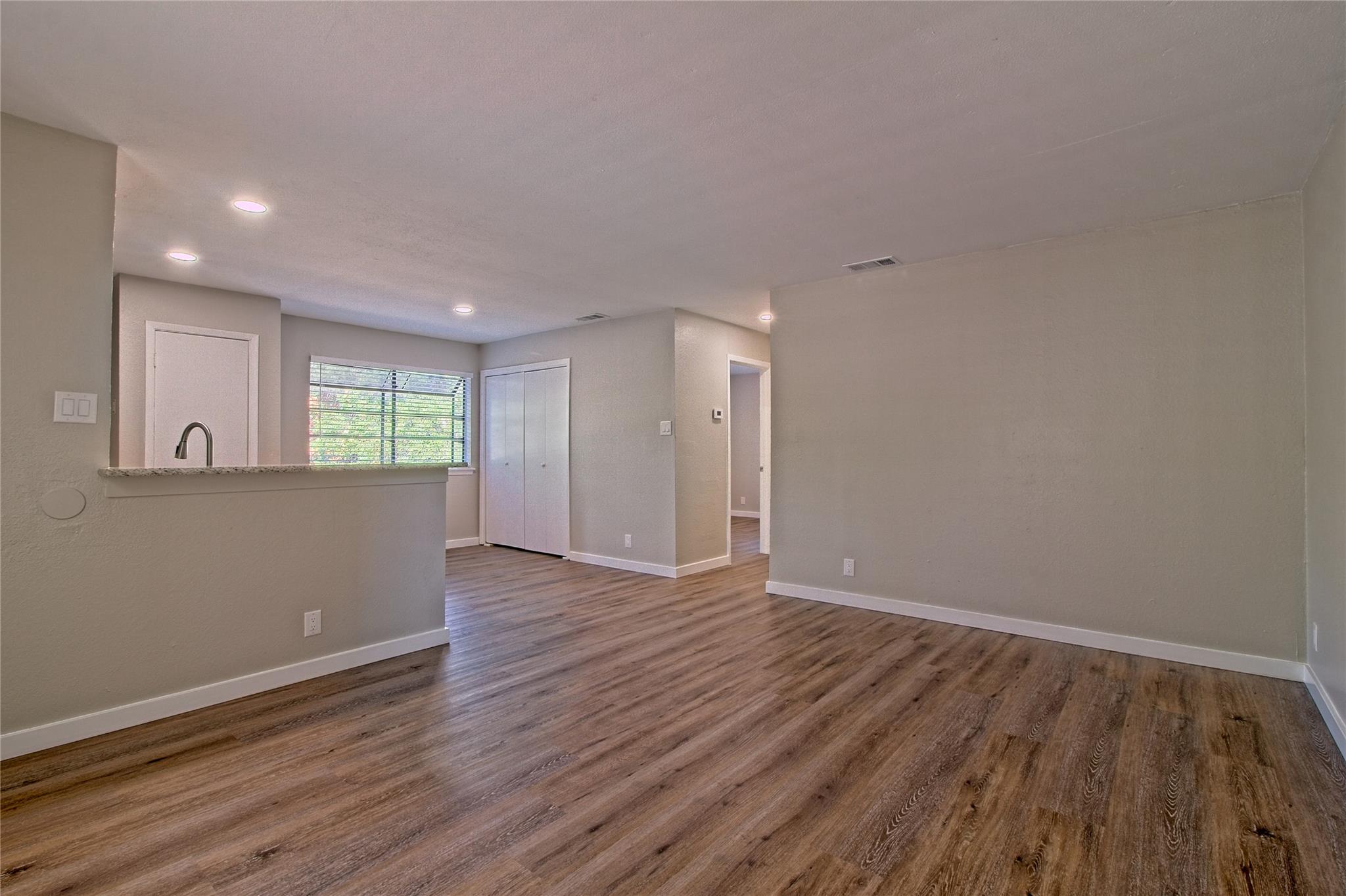 401 Hedgewood Dr #c Property Photo 10