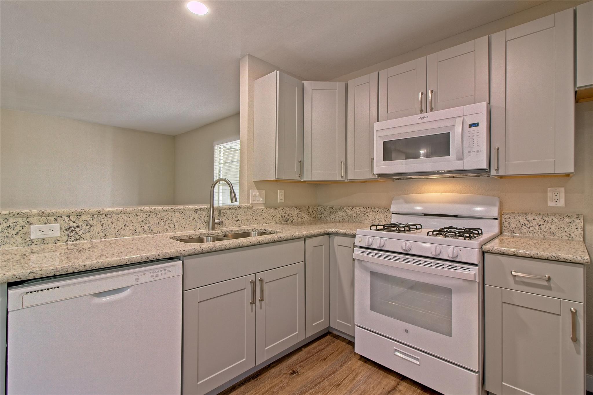 401 Hedgewood Dr #c Property Photo 21