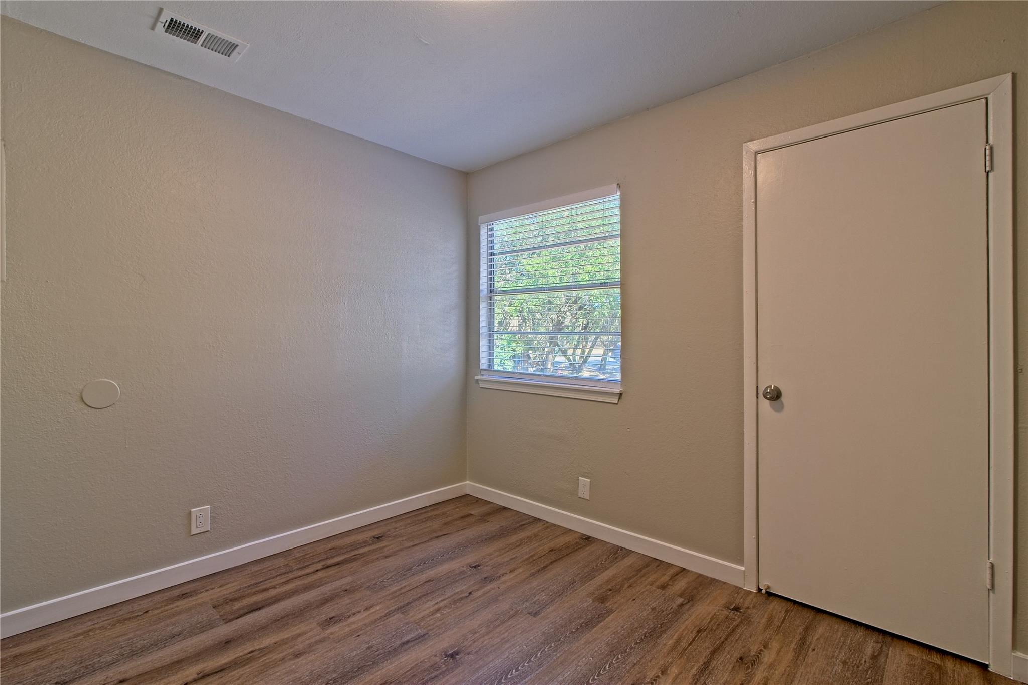 401 Hedgewood Dr #c Property Photo 25