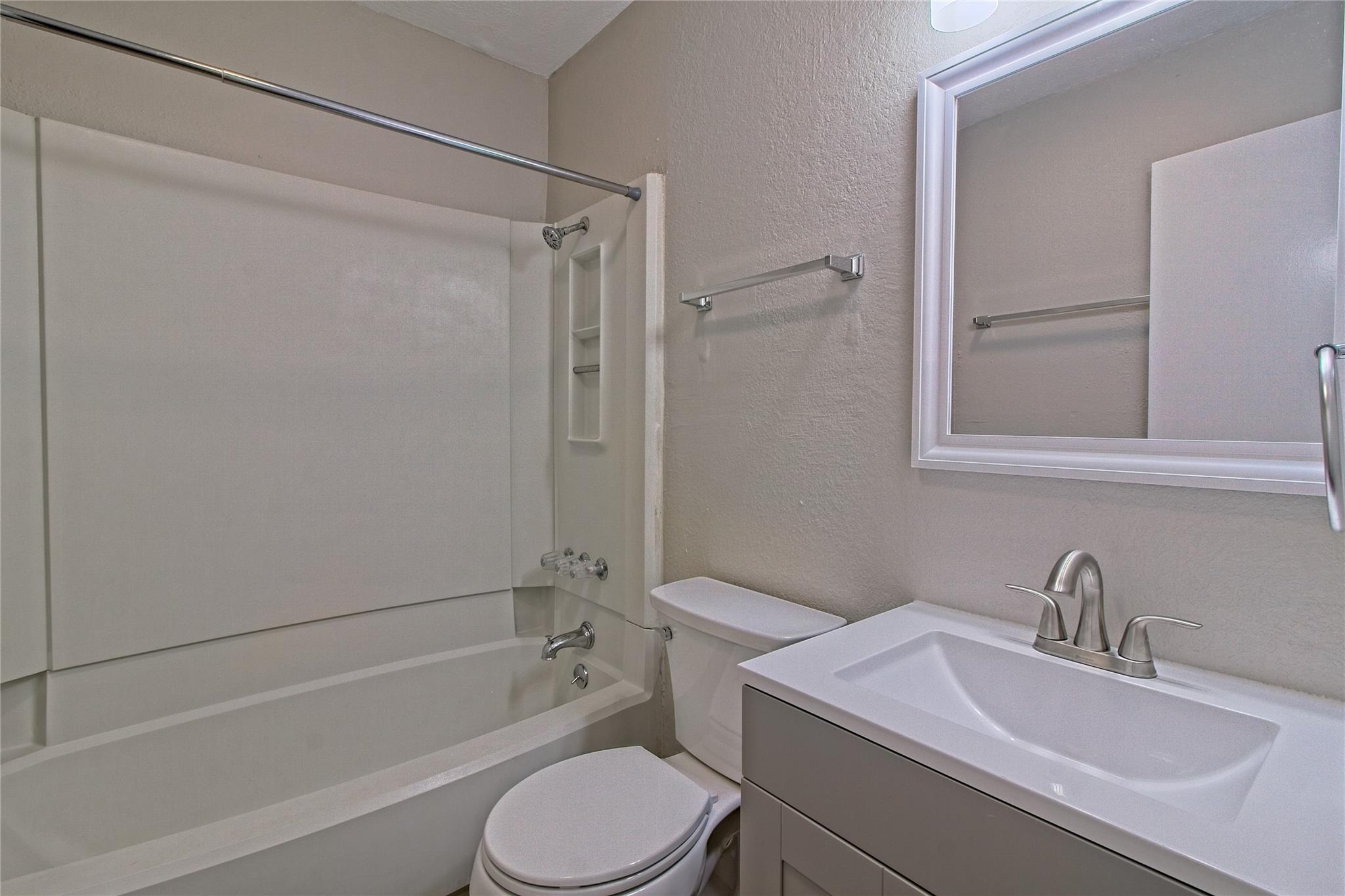 401 Hedgewood Dr #c Property Photo 26