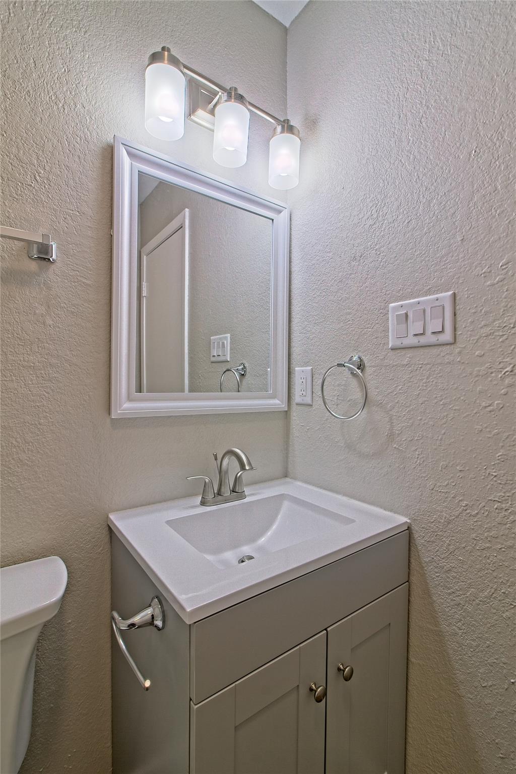 401 Hedgewood Dr #c Property Photo 27