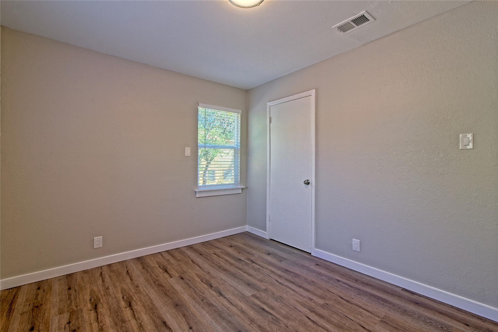 401 Hedgewood Dr #c Property Photo 29