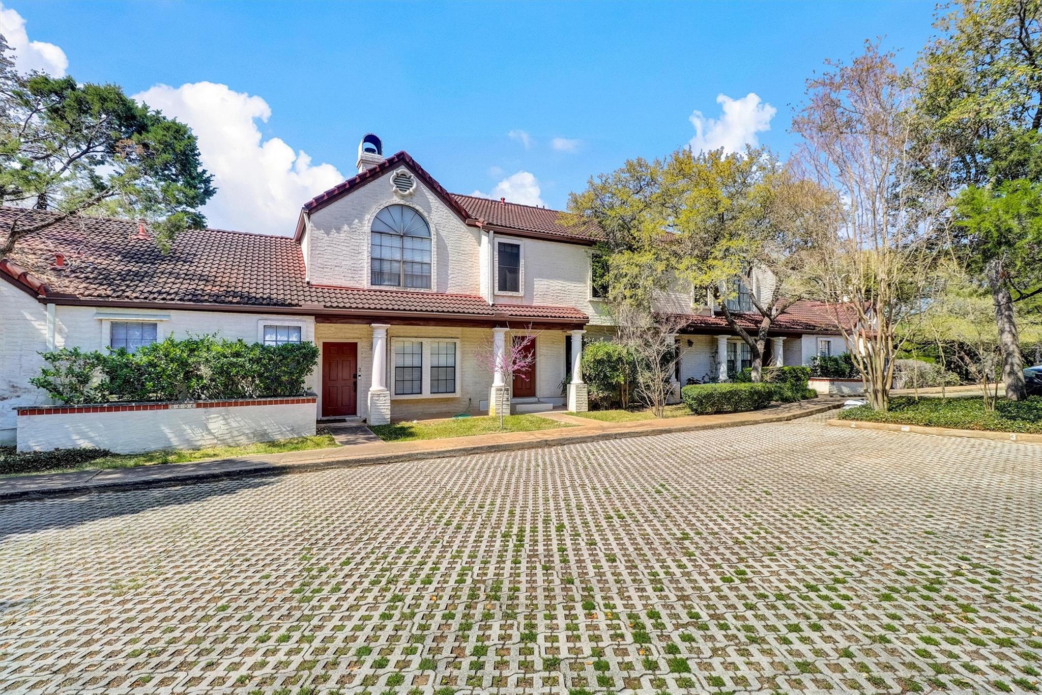 5606 Bonnell Vista St #3