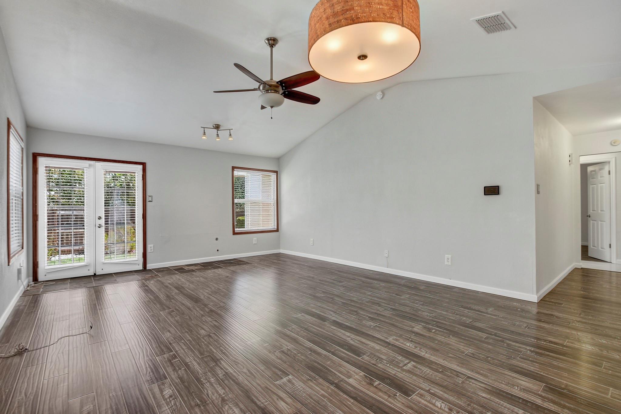 13135 Mill Stone Dr Property Photo 5